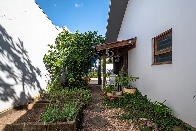 Viva o melhor do Ideal em NH -  casa ampla com 5 dormitórios e piscina: 49ª foto da galeria de imagens do imóvel