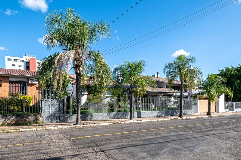 Viva o melhor do Ideal em NH -  casa ampla com 5 dormitórios e piscina: 2ª foto da galeria de imagens do imóvel