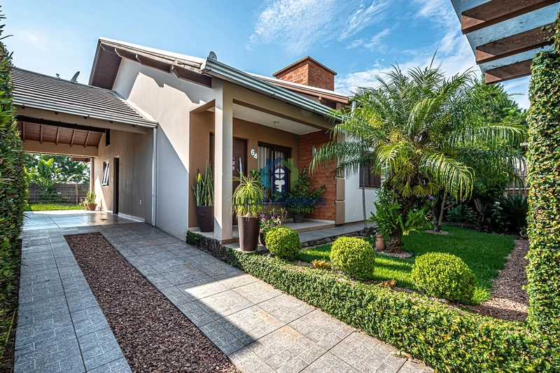 Linda Casa com Piscina a Venda no Jardim do Sol: 1ª foto da galeria de imagens do imóvel