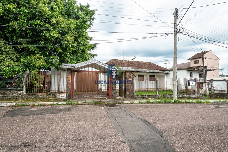 Casa à venda com sala comercial em Novo Hamburgo: 2ª foto da galeria de imagens do imóvel
