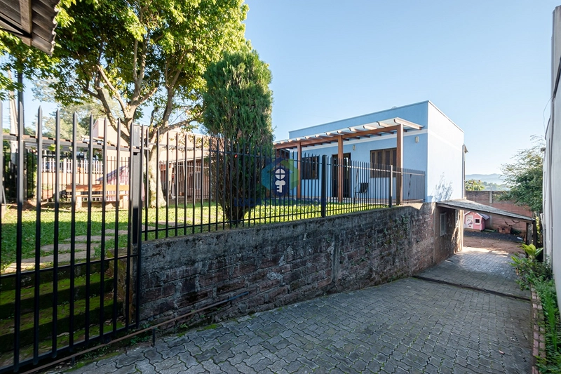 Casa com linda vista para o Morro Ferrabraz: 1ª foto da galeria de imagens do imóvel