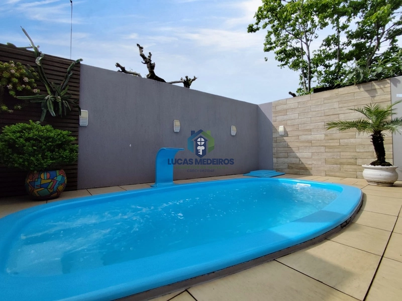 Casa à Venda com 3 Dormitórios | Piscina | Semi Mobiliada: 2ª foto da galeria de imagens do imóvel