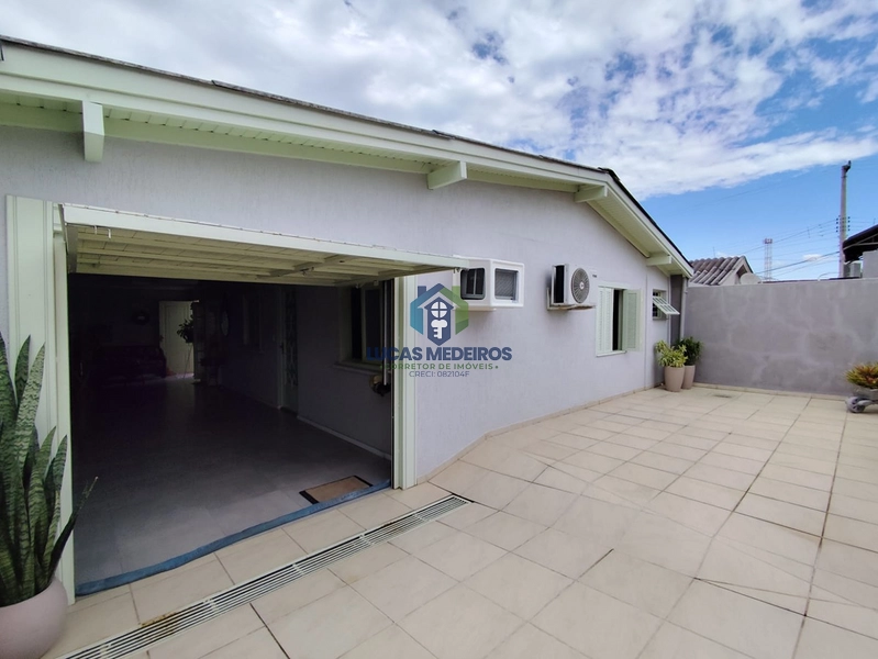 Casa à Venda com 3 Dormitórios | Piscina | Semi Mobiliada: 10ª foto da galeria de imagens do imóvel