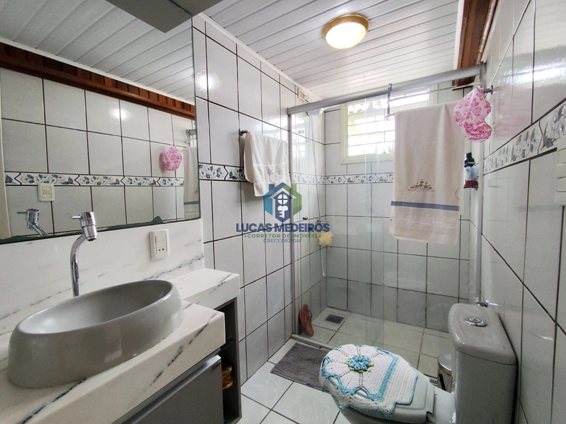 Casa à Venda com 3 Dormitórios | Piscina | Semi Mobiliada: 25ª foto da galeria de imagens do imóvel
