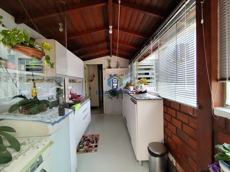Casa à Venda com 3 Dormitórios | Piscina | Semi Mobiliada: 6ª foto da galeria de imagens do imóvel