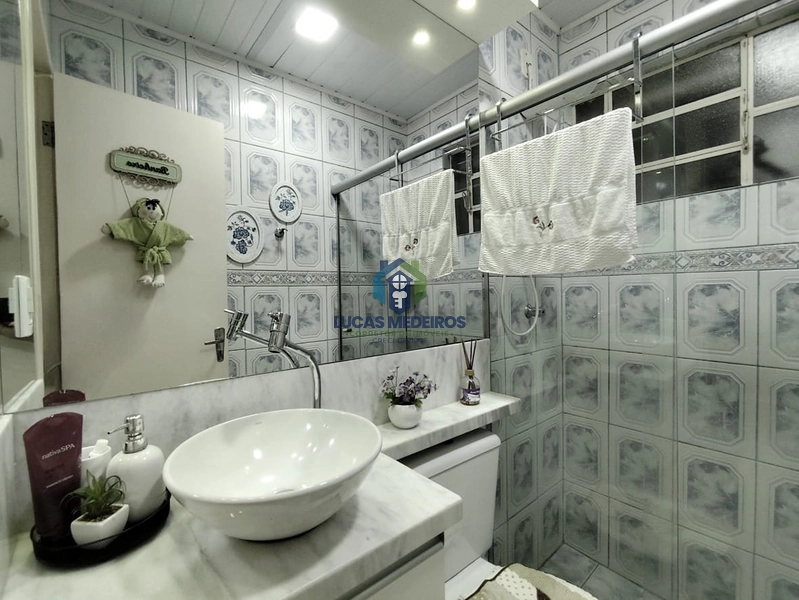 Casa à Venda com 3 Dormitórios | Piscina | Semi Mobiliada: 30ª foto da galeria de imagens do imóvel