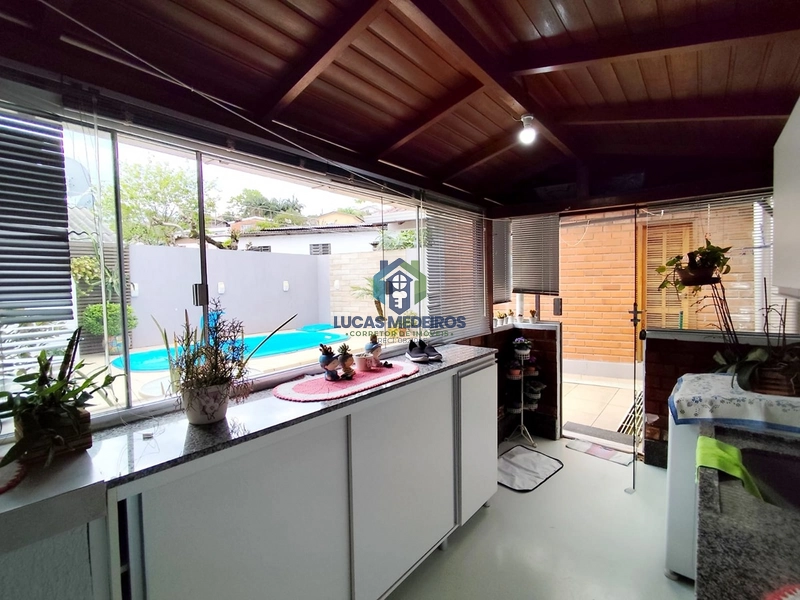 Casa à Venda com 3 Dormitórios | Piscina | Semi Mobiliada: 31ª foto da galeria de imagens do imóvel