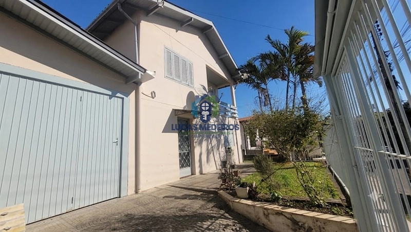 🏡 Casa com Piscina, Quiosque e Vista Panorâmica à Venda em Campo Bom: 2ª foto da galeria de imagens do imóvel