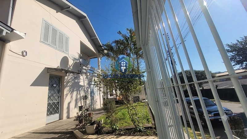 🏡 Casa com Piscina, Quiosque e Vista Panorâmica à Venda em Campo Bom: 3ª foto da galeria de imagens do imóvel