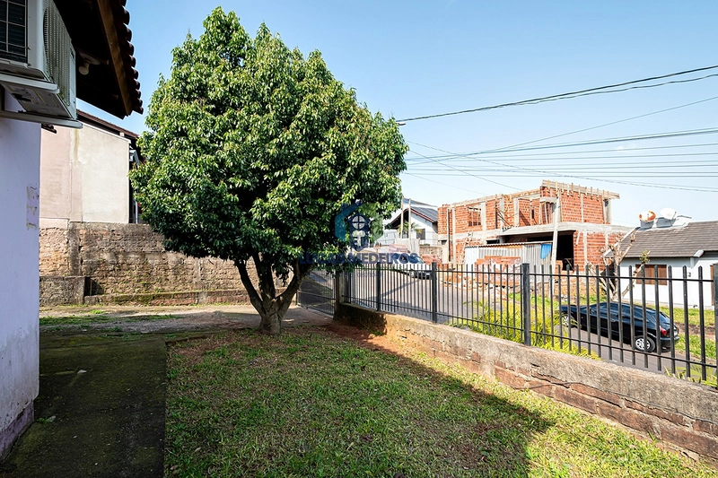 Casa plana com amplo terreno: 3ª foto da galeria de imagens do imóvel