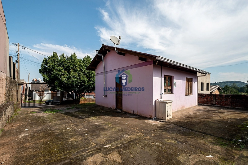 Casa plana com amplo terreno: 6ª foto da galeria de imagens do imóvel