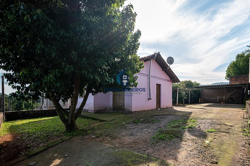 Casa plana com amplo terreno: 1ª foto da galeria de imagens do imóvel