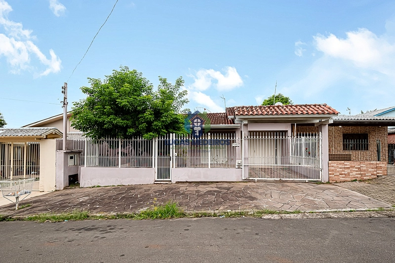 CASA COM PISCINA À VENDA NO QUATRO COLÔNIAS - CAMPO BOM: 2ª foto da galeria de imagens do imóvel