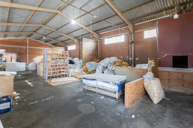 Barracao Industrial a Venda: 43ª foto da galeria de imagens do imóvel
