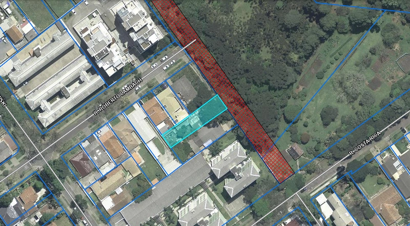 Terreno de Meio ( encravado ) - Vizinho Parque Bacacheri: 2ª foto da galeria de imagens do imóvel