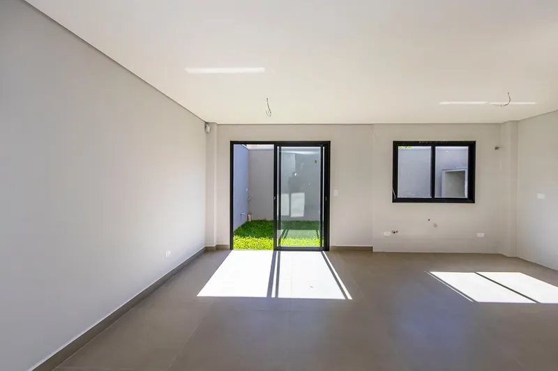 Sobrado com Terraço e 4 qts no Uberaba: 8ª foto da galeria de imagens do imóvel