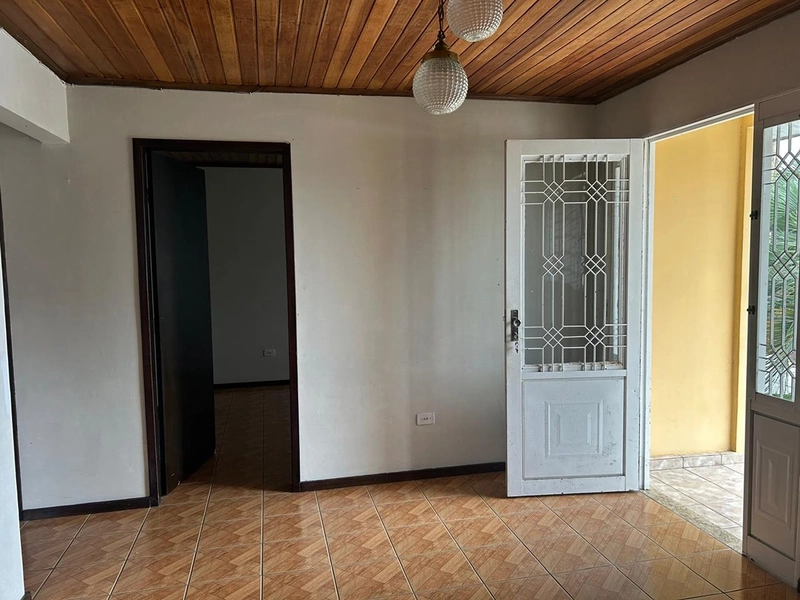 Casa Terrea Com Edicula: 4ª foto da galeria de imagens do imóvel