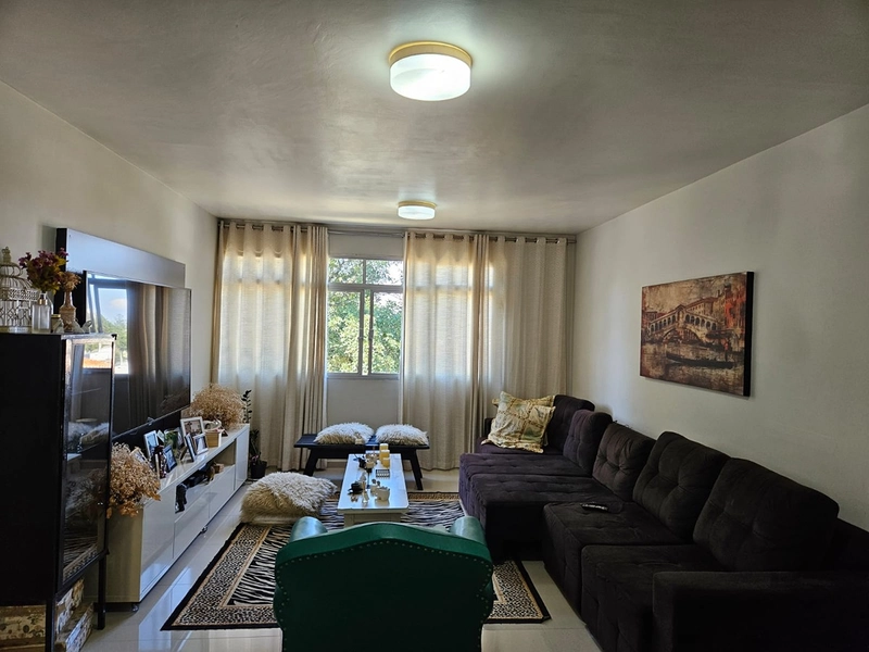 Apartamento a Venda - Parolin: 1ª foto da galeria de imagens do imóvel