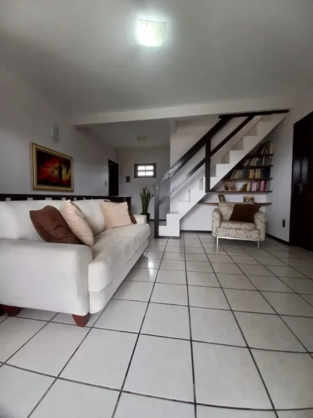 Sobrado Triplex em Sao Francisco do Sul: 4ª foto da galeria de imagens do imóvel