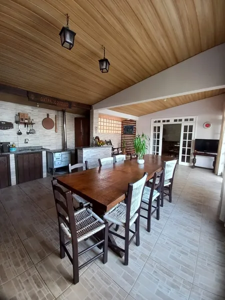 Sobrado Triplex em Sao Francisco do Sul: 6ª foto da galeria de imagens do imóvel