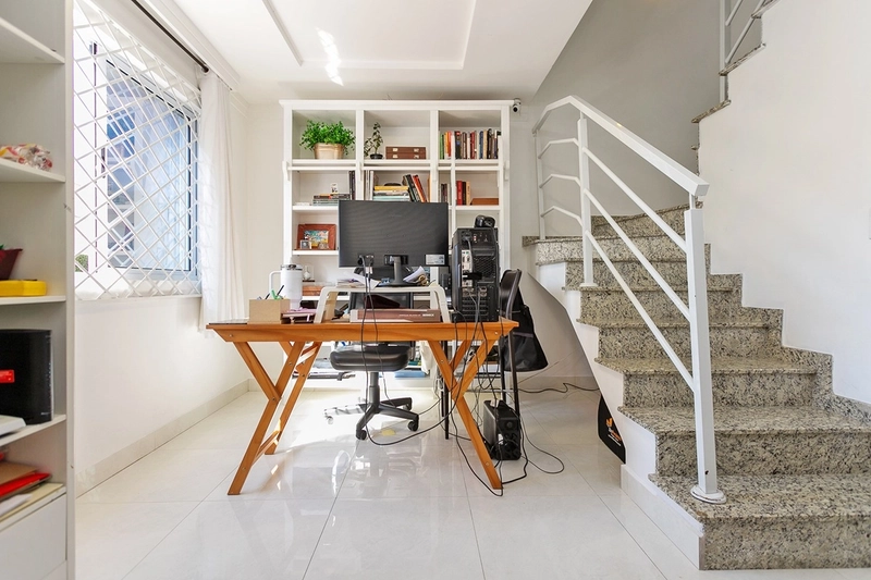 TRIPLEX SEMIMOBILIADO NO AHÚ — 3 QUARTOS, SUÍTE E ÁTICO: 8ª foto da galeria de imagens do imóvel