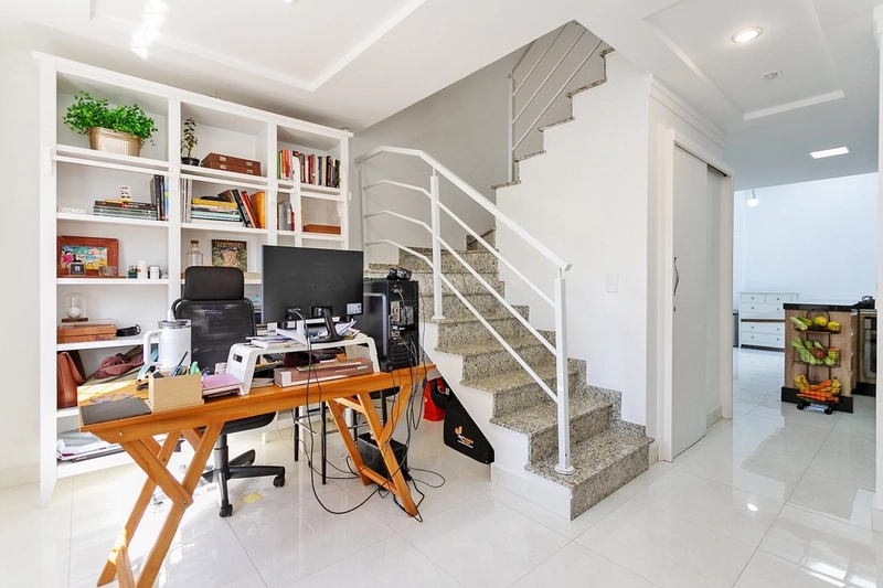 TRIPLEX SEMIMOBILIADO NO AHÚ — 3 QUARTOS, SUÍTE E ÁTICO: 7ª foto da galeria de imagens do imóvel