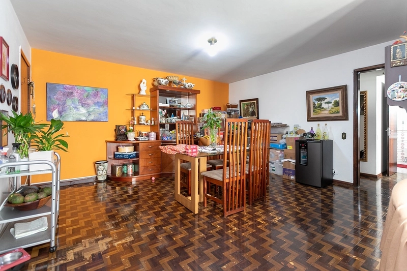 APARTAMENTO 3 QUARTOS SEMI MOBILIADO NO EDIFÍCIO PIRATINI - Ahu: 6ª foto da galeria de imagens do imóvel