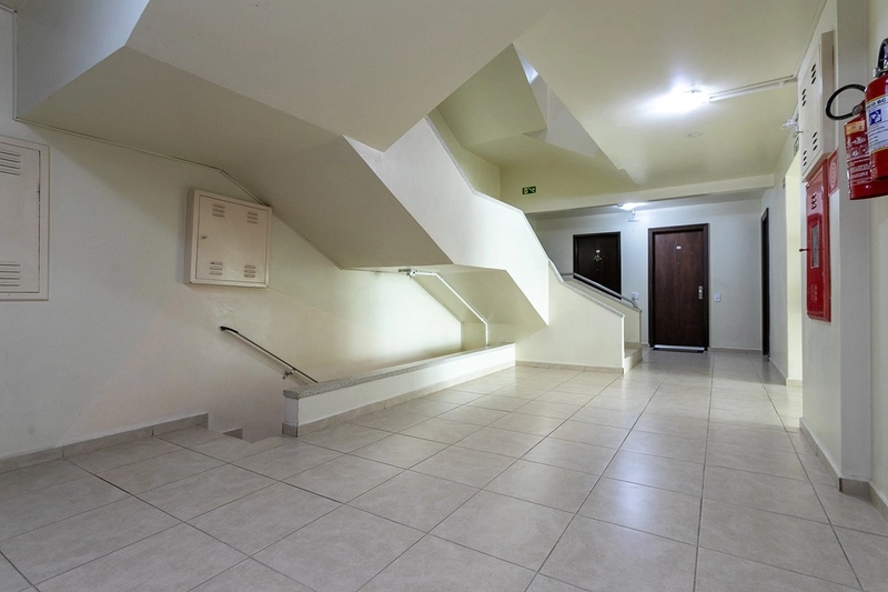 APARTAMENTO 3 QUARTOS SEMI MOBILIADO NO EDIFÍCIO PIRATINI - Ahu: 40ª foto da galeria de imagens do imóvel