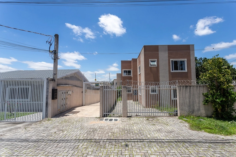 Sobrado Aconchegante no Lindóia – Curitiba/PR: 2ª foto da galeria de imagens do imóvel