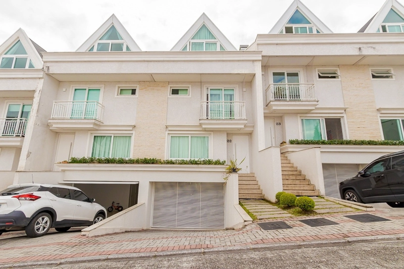 Casa de Alto Padrao no Condominio Barigui Hills - Curitiba: 2ª foto da galeria de imagens do imóvel