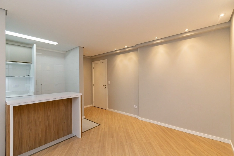 🏡 Apartamento 2 Quartos com Suíte • Semi Mobiliado • Com Vaga – Água Verde, Curitiba: 4ª foto da galeria de imagens do imóvel