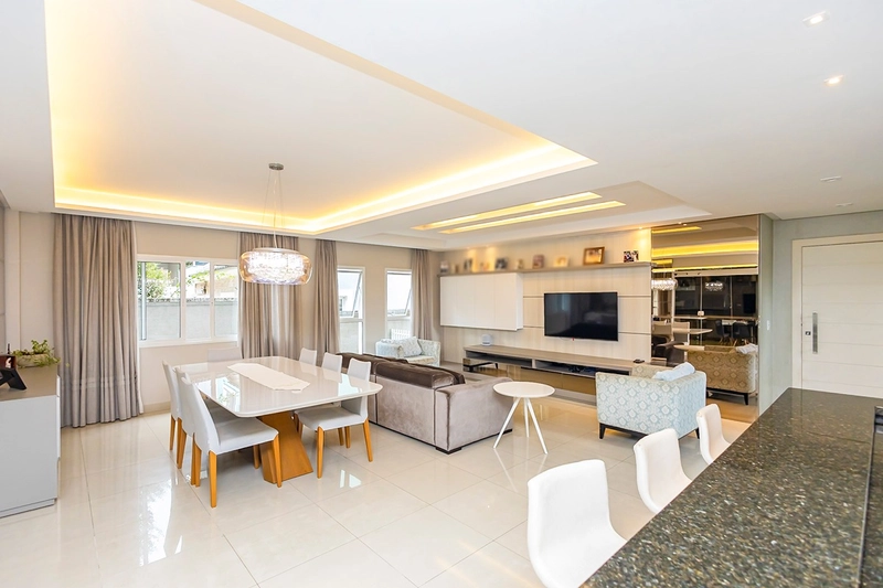 Casa finamente decorada em condomínio exclusivo no Uberaba: 4ª foto da galeria de imagens do imóvel