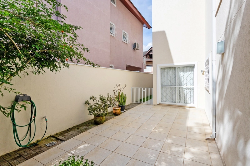 🏡 Sobrado Triplex em Condomínio Fechado | Bom Retiro | 282m² Privativos: 12ª foto da galeria de imagens do imóvel