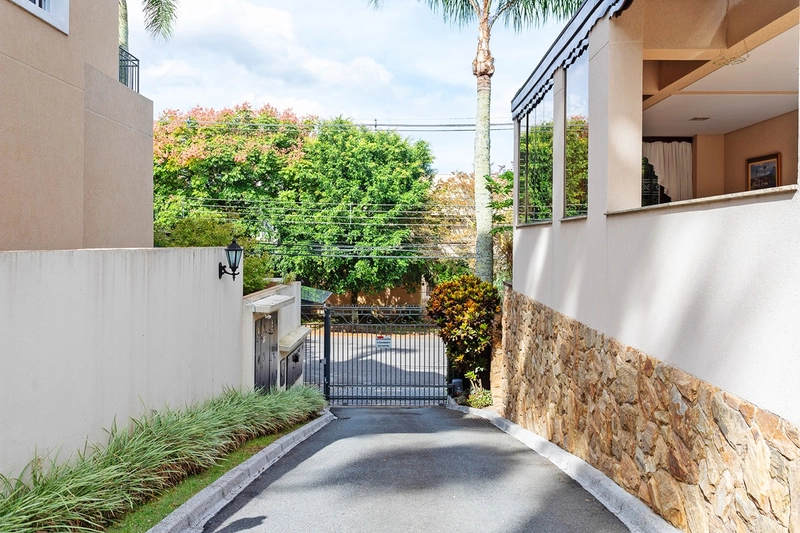 🏡 Sobrado Triplex em Condomínio Fechado | Bom Retiro | 282m² Privativos: 5ª foto da galeria de imagens do imóvel