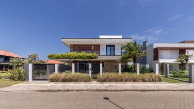 Casa 5 Dorm ou +. em Atlântida - Xangri-Lá