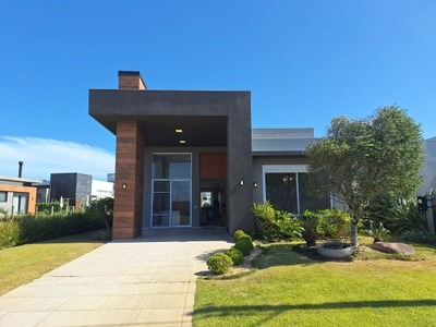 Casa em Condominio 3 Dorm. em Condomínio Riviera Xangri Lá - Xangri-Lá