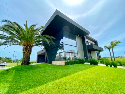 Casa em Condominio 4 Dorm. em Condomínio Lagoa do Passo - Xangri-Lá