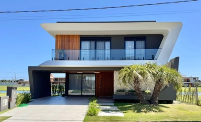 Casa em Condominio 5 Dorm. em Centro - Xangri-Lá