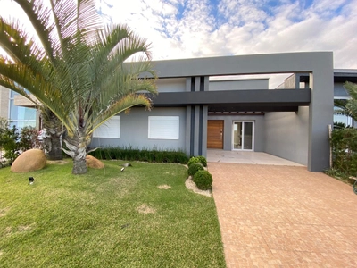 Casa em Condominio 4 Dorm. em Condomínio Riviera Xangri Lá - Xangri-Lá