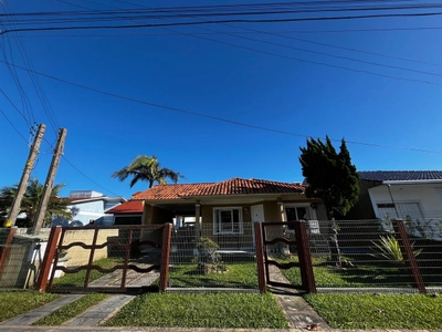 Casa 3 Dorm. em Zona Norte - Capão da Canoa