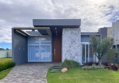 Casa em Condominio 4 Dorm. em Condomínio Arenas Curumim - Capão da Canoa