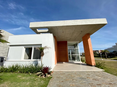 Casa em Condominio 4 Dorm. em Condomínio Riviera Xangri Lá - Xangri-Lá