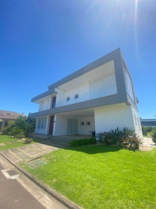 Casa em Condominio 5 Dorm. em Centro - Xangri-Lá