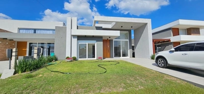 Casa em Condominio 4 Dorm. em Condomínio Riviera Xangri Lá - Xangri-Lá