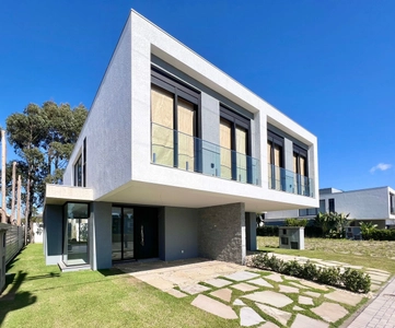 Casa em Condominio 3 Dorm. em Atlântida - Xangri-Lá