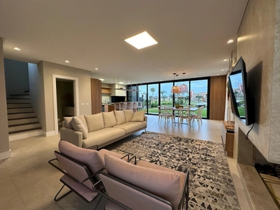 Casa em Condominio 4 Dorm. em Condomínio Riviera Xangri Lá - Xangri-Lá