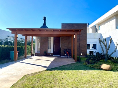 Casa em Condominio 3 Dorm. em Condomínio Riviera Xangri Lá - Xangri-Lá