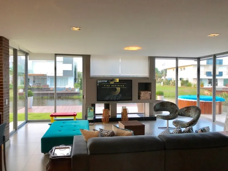 Malibu - Sobrado Beira Lago com belo deck: 5ª foto da galeria de imagens do imóvel