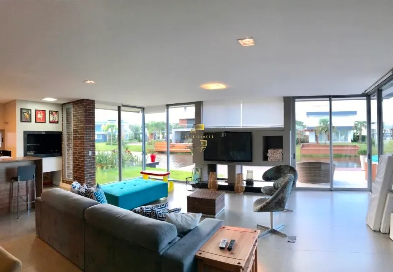 Malibu - Sobrado Beira Lago com belo deck: 7ª foto da galeria de imagens do imóvel