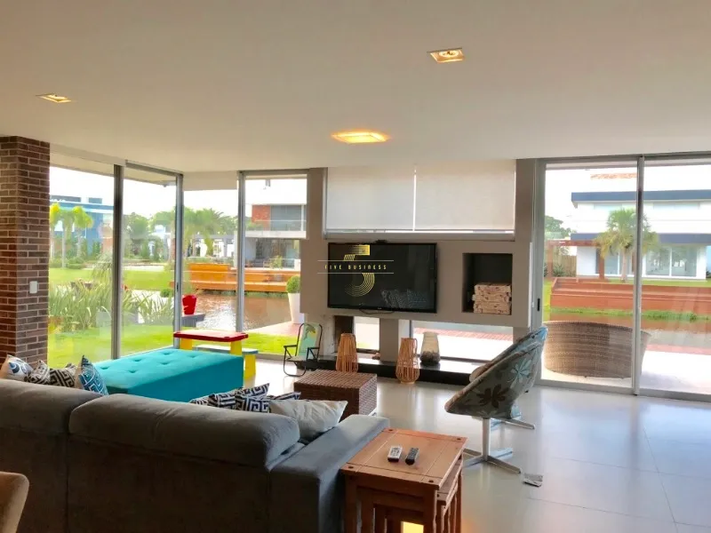 Malibu - Sobrado Beira Lago com belo deck: 8ª foto da galeria de imagens do imóvel